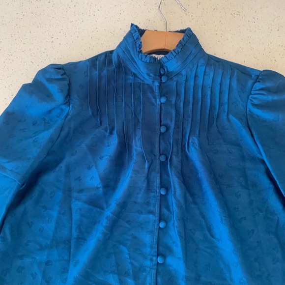 Veronica Beard Blue Floral Pleated Mock Neck Puff Sleeve Button Up Blouse 2 read - Picture 8 of 8